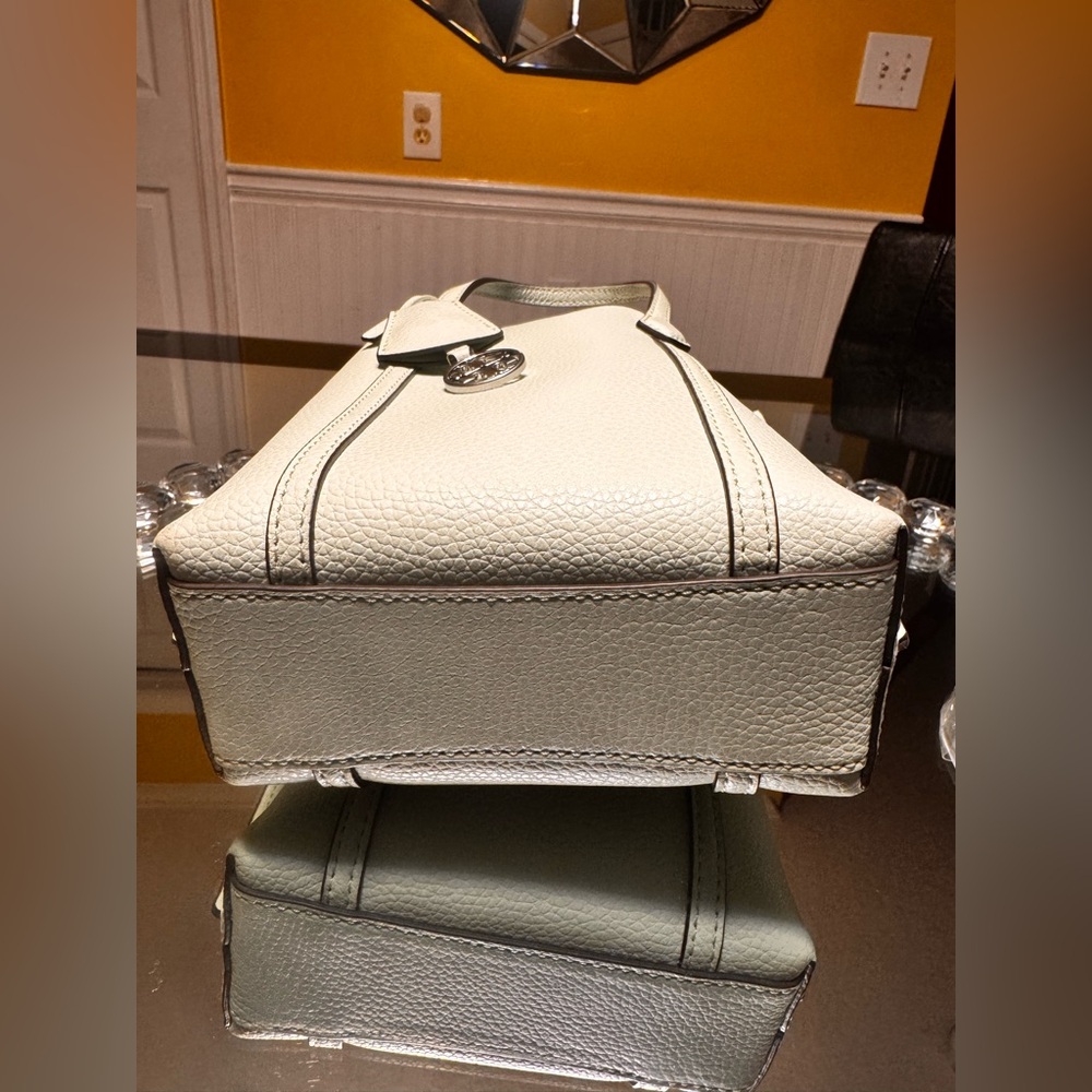 Brand New TORY BURCH Perry mini pebbled-leather tote. - Picture 10 of 15